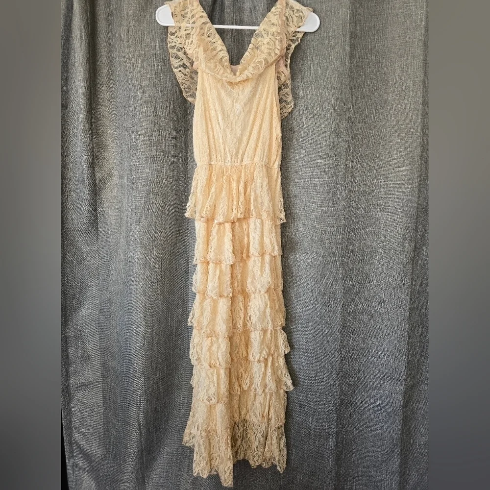 RAGA Anthropologie Woman's Peach Lace Tiered Maxi Dress Size M - Picture 3 of 5